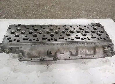 Durable Materials 6754-11-1101 4936081 Cylinder Heads for Komatsu Excavator PC220-8 6D107 Diesel Engine Valve 4