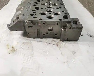 Durable Materials 6754-11-1101 4936081 Cylinder Heads for Komatsu Excavator PC220-8 6D107 Diesel Engine Valve 4