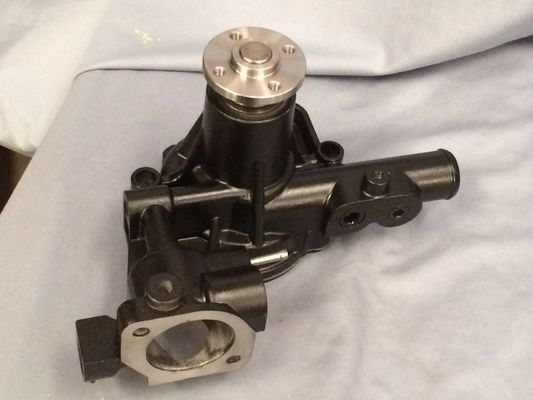 3tnv88 4tnv88 4D84-2 4D84-3 18849 Gehl 1448 1648 Yanmar Diesel Engine Spare Parts Water Pump for 1997-2007 Year