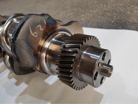 Standard Size 3929037 DCEC Dongfeng Cumminss 6BT5.9 Engine Crankshaft With Gear Design