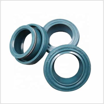 Photo Showing Skeleton Oil Seal for Heavy-Duty Truck Sinotruk HOWO Sitrak D12 Engine Parts VG1540040022