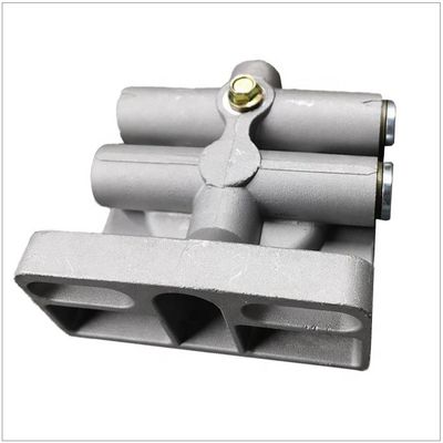 Weichai Engine Parts Sinotruk HOWO Truck 371 Engine Fuel Filter Base Water Separator Base for Long-lasting Performance