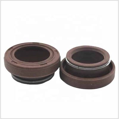 Photo Showing Skeleton Oil Seal for Heavy-Duty Truck Sinotruk HOWO Sitrak D12 Engine Parts VG1540040022
