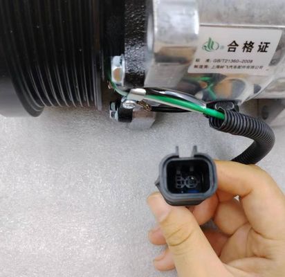 Standard Size 200V77970-7028 Sinotruk Heavy Truck MC11 Engine Air Conditioning Compressor 12V 24V